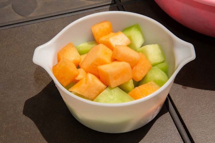 image of cantaloupe and honeydew slices in a bowl