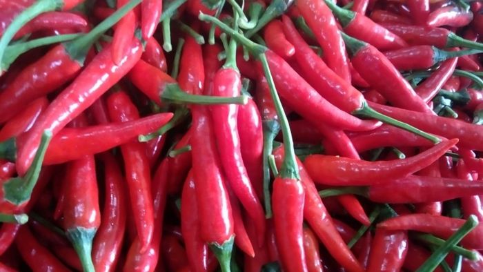 Sử dụng ớt hoặc me để làm giảm vị đắng của khổ qua