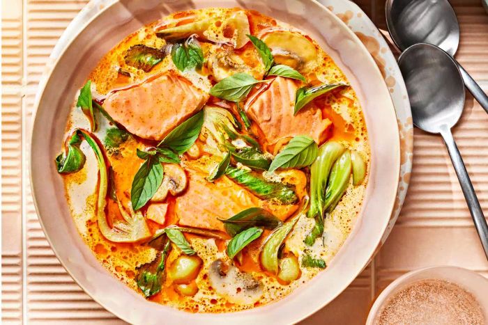 fall-soup-curried-coconut-salmon-soup-0523FOO