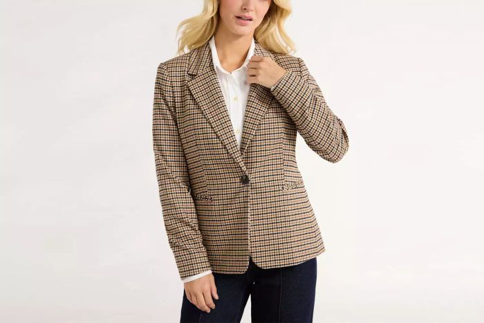 Walmart Free Assembly Women’s Single-Breasted Blazer