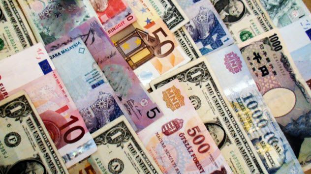 6-currencies_000067525359_Small