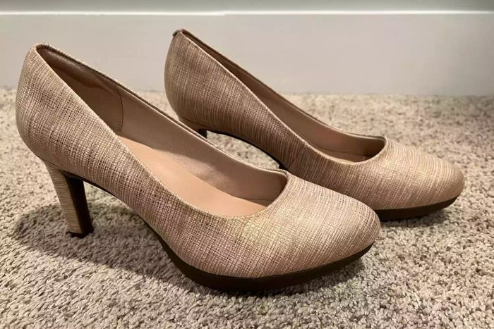 The Clarks Ambyr Joy Pump placed on the floor