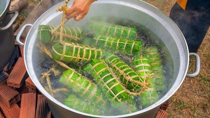 Nồi bánh cần được thêm nước thường xuyên