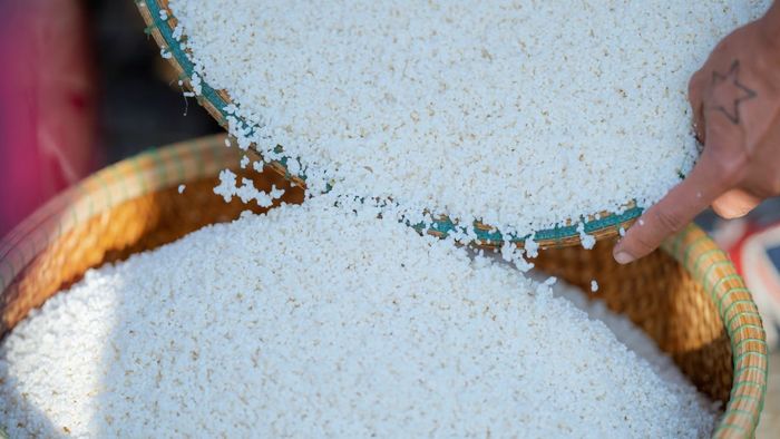 Chuẩn bị nguyên liệu để làm bánh