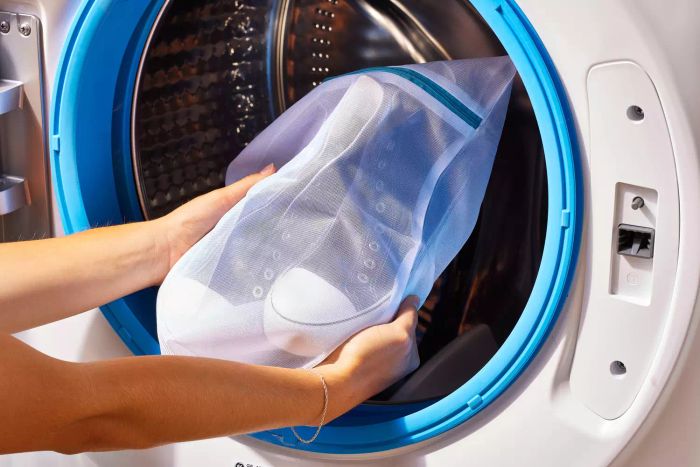 Converse in washing machine