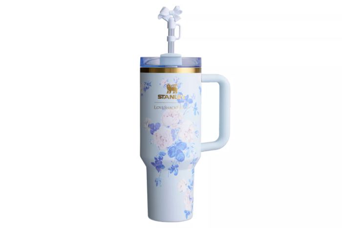 The 40oz Quencher H2.O Flowstate Tumbler in Everblooming Rosettes