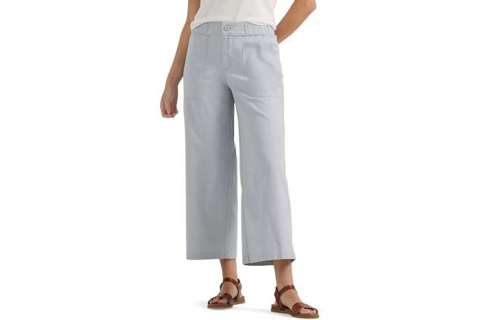 Lee Women's Ultra Lux Comfort Utility Crop Capri Pants