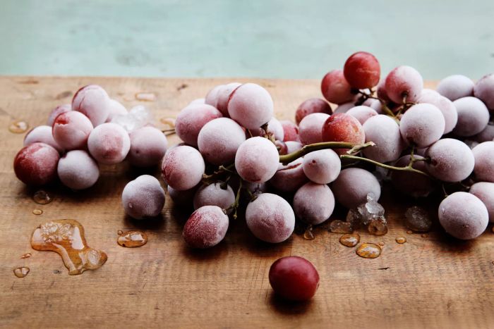 how-to-freeze-grapes-GettyImages-1133006340
