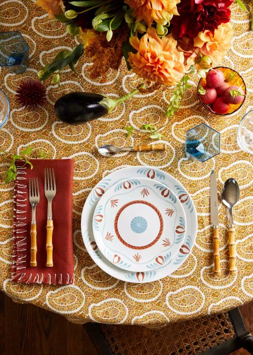Vibrant Dining Table Decor
