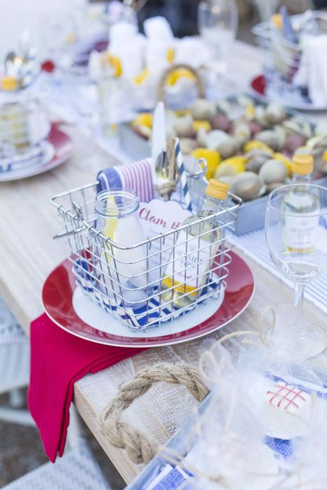 A Summer-Themed Tablescape