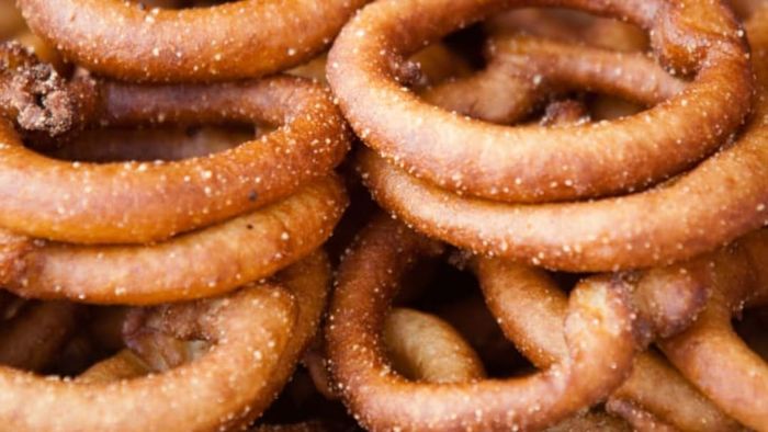 A delightful treat, sel roti is simply delicious.