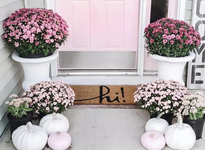 A Pink-Inspired Fall Front Porch