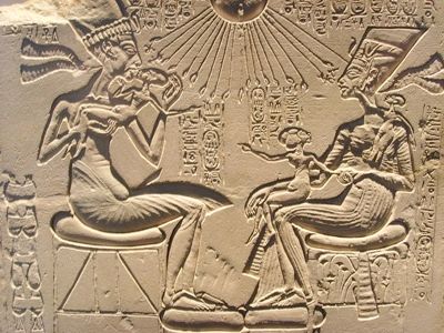 800Px-Akhenaten, Nefertiti And Their Children