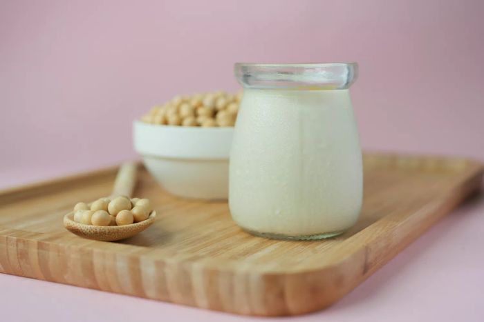health-benefits-of-soy-milk-GettyImages-1454921269
