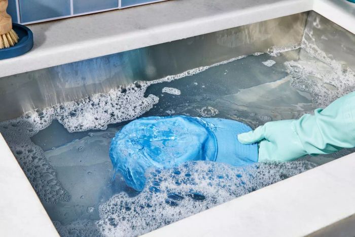 How to Deep Clean Your Baseball Cap - Step 3