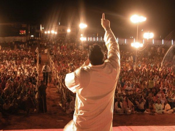 Preaching Crowd Ii