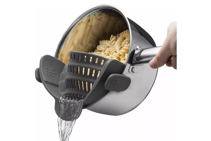 Kitchen Gizmo Snap N Strain Pot and Pasta Strainer