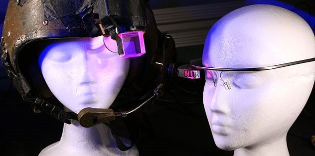 640px-MannGlas_and_GoogleGlass1_crop