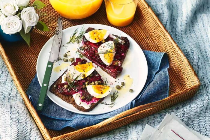 Smørrebrød With Yogurt, Beets, and Eggs