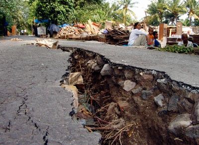 Earthquake-Gallery-3
