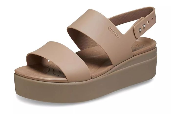 Crocs Women’s Brooklyn Low Wedges, Platform Sandals