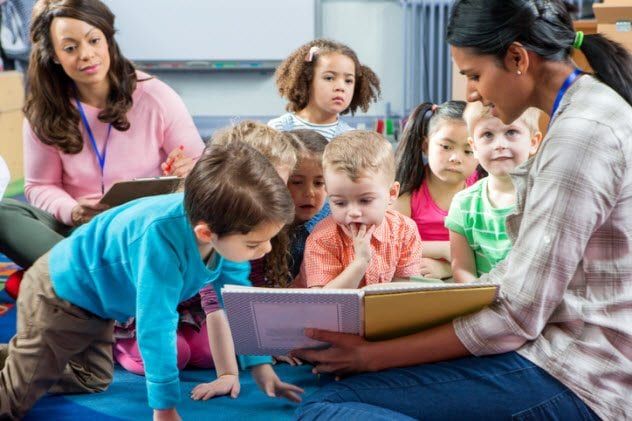 8a-storytime-544351338