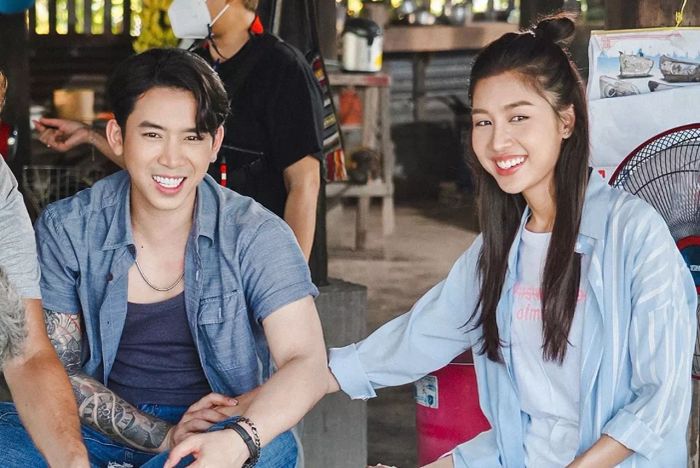 เบิ้ล ปทุมราช กับ ซาร่า ชัชชญา พร้อมโชว์ซีนหวาน เปิดกล้องละคร