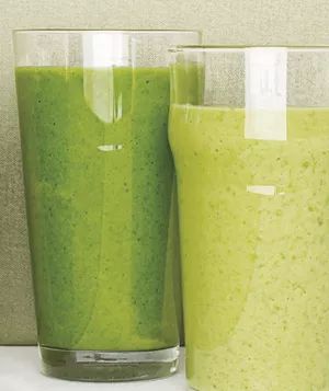 Spinach Smoothie with Avocado and Apple