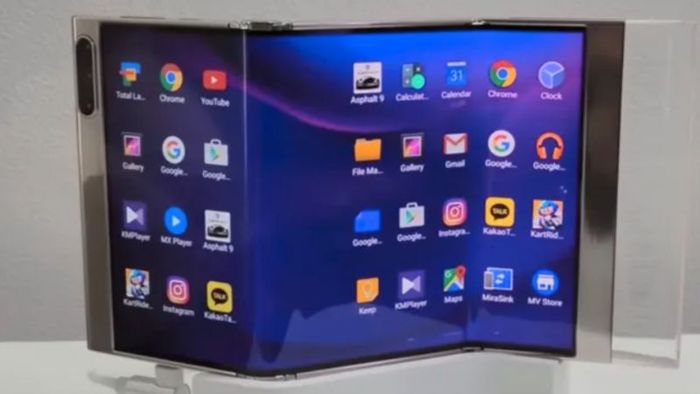 Samsung Galaxy Z Fold 3 với thiết kế gập 3 lần mang đến một trải nghiệm độc đáo, dễ dàng thích nghi với nhiều nhu cầu sử dụng của người dùng. Đây là một sự cải tiến vượt trội của Samsung trong dòng sản phẩm điện thoại gập.