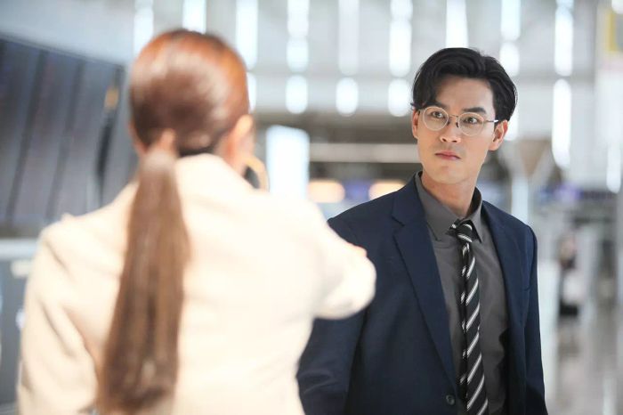 “เกรซ-พัชร์สิตา” ต้องวิ่งหนีสุดชีวิต หลังถูก “โอ๊ต-รัฐธีร์” ลวนลามกลางสนามบิน ในเรื่อง “รักแท้แซ่บหลาย”