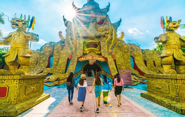 Thông tin chi tiết về giá vé của Khu du lịch Đại Nam mới nhất, cập nhật năm 2025.