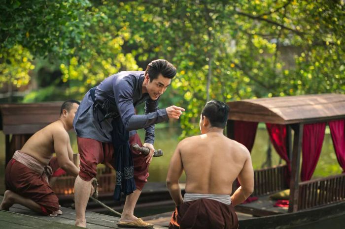 ณเดชน์-ญาญ่า ตามหาตัวฆาตกร สืบสวนจากลายผ้า เพื่อคลี่คลายคดีฆาตกรรมในเรื่อง 