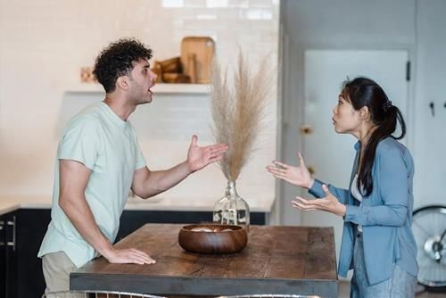 Nguyên nhân dẫn đến tình trạng hôn nhân bế tắc của 12 chòm sao nam