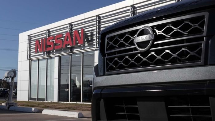 Nissan recalls 400,000 older cars over dangerous airbag defect