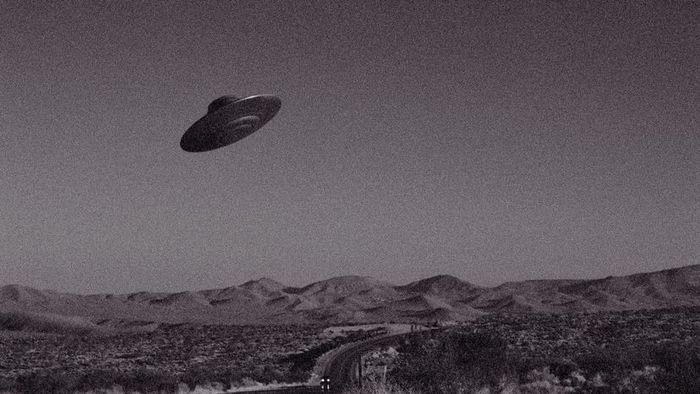 A UFO encounter in the early 20th century.