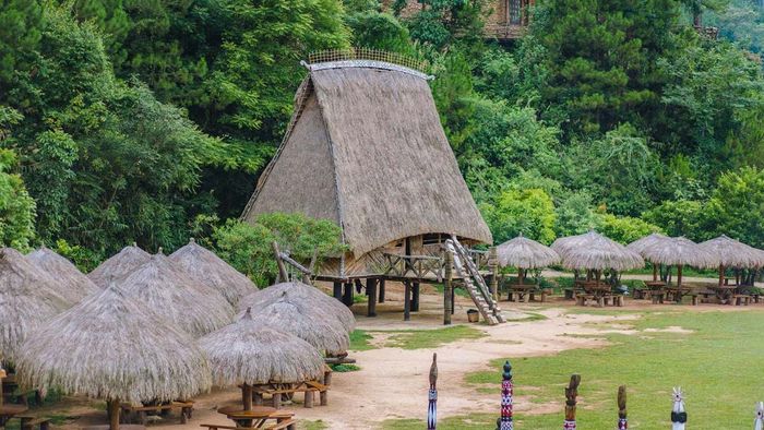 Đà Lạt sở hữu nhiều danh lam thắng cảnh nổi tiếng, thu hút đông đảo du khách đến tham quan và khám phá những điều tuyệt vời nơi đây.