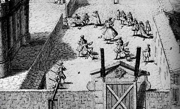 4b-exercising-in-courtyard-bastille
