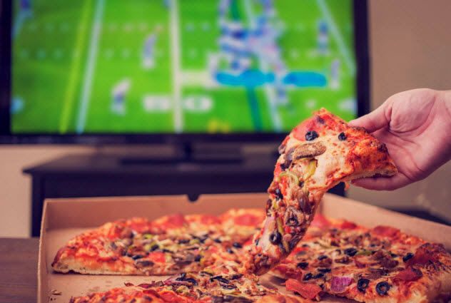 10b-bitcoin-pizza_50773880_SMALL