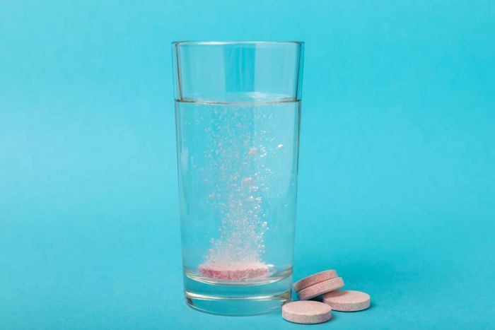 12 refreshing hydrating drinks that contain electrolytes - Mytour - GettyImages-1495582302