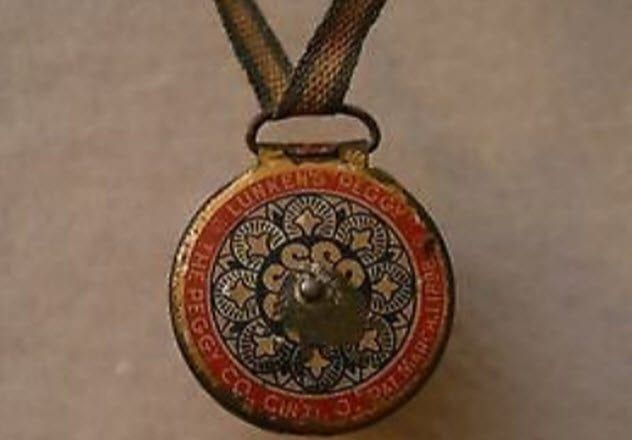 4-gum-locket