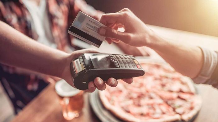 How to Pay the Bill Without It Getting Awkward