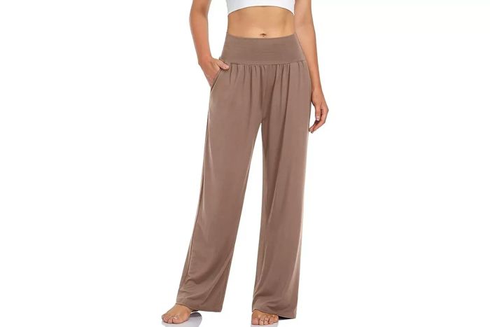 Amazon UEU Women's Casual Loose-Fit Wide-Leg Pants, combining comfort with a high-waisted design, perfect for yoga, sports, or casual lounging, complete with pockets.