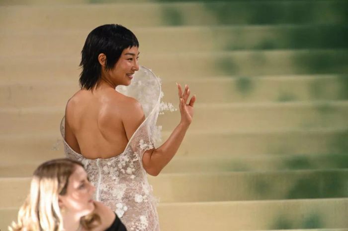 Greta Lee's textured mullet
