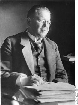 447Px-Bundesarchiv Bild 146-1989-072-16, Matthias Erzberger