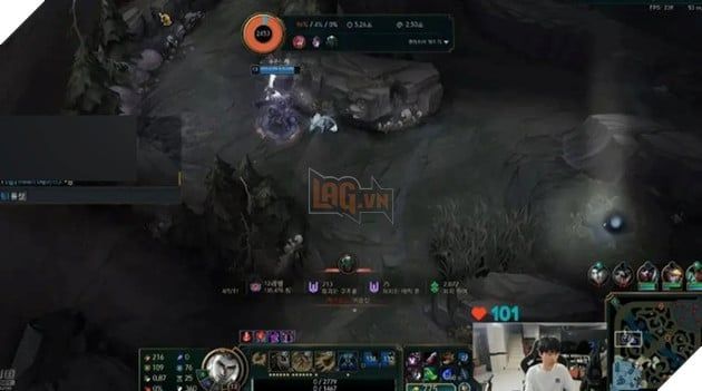 Doinb gặp tình huống phá game trong rank nhưng anh lại trở thành người phải nhận hình phạt.