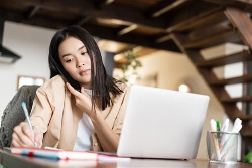 tuổi may mắn công việc nhất ngày 19/2/2025