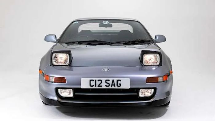 Even Toyotas featured pop-up headlights.