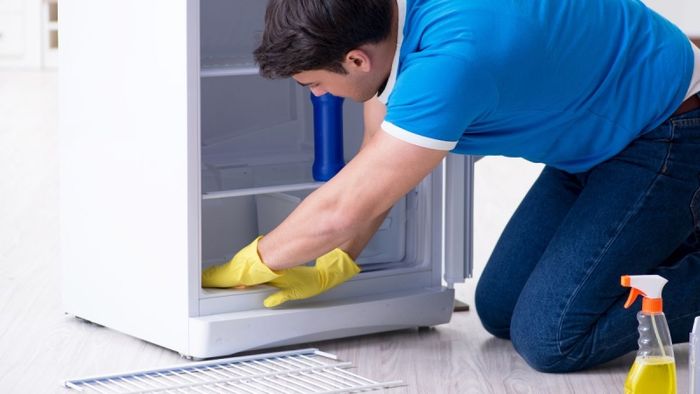 Nguyên nhân và giải pháp cho tình trạng tủ lạnh bị chảy nước