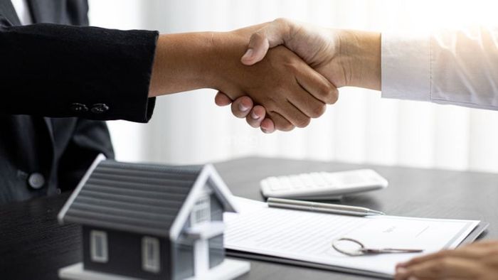 Mua suất ngoại giao tiềm ẩn nhiều nguy cơ mà người mua cần cân nhắc kỹ lưỡng.