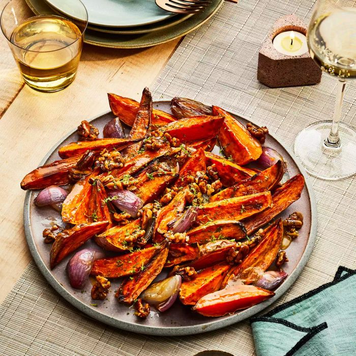 Maple-Glazed Sweet Potatoes with Spicy Pecan Praline Recipe